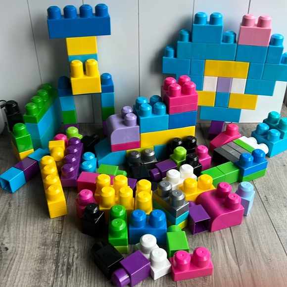Mega Bloks Brick Building Stem Toy 110 pieces - Picture 2 of 11